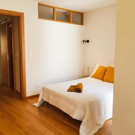 Vakantiehuis Beautiful Duplex With Garden In Belem *