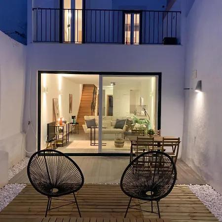 Vakantiehuis Beautiful Duplex With Garden In Belem